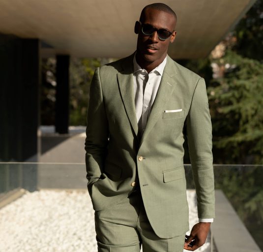 Hockerty-le-costume-sur-mesure-©-photo-credit-teresa-salutlesgarcons-costume-olive