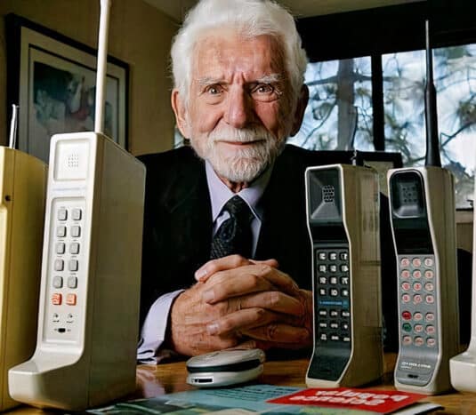 martin-cooper-motorola-dynatac-mobile-phone-inventor