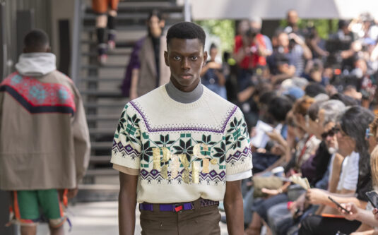 salut-les-garcons-magazine-paris-fashion-week-kolor-michele-montagne-mode-show-SS24-sorbonne-univeristy-credit-kolor-36