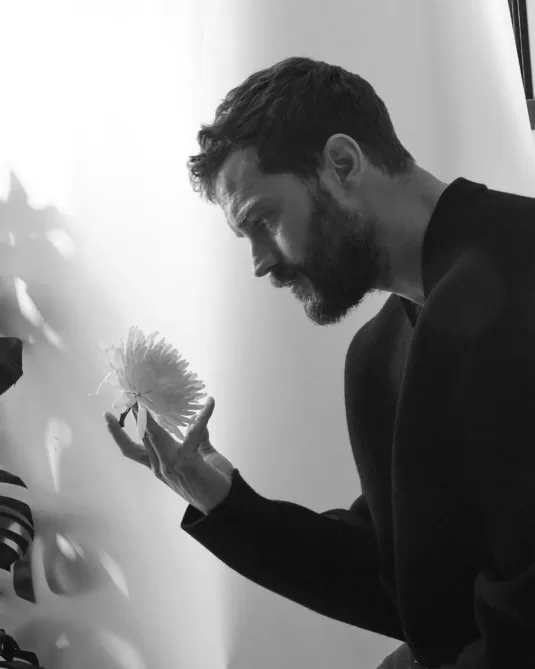 LOEWE-Fall-Winter-2023-mens-campaign-ft-Jamie-Dornan-04.jpg