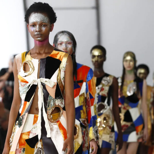Fashion-Week-de-Paris-edition-printemps-ete-2024-feminine-©-marni-salut-les-garçons-magazine