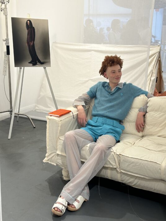 DenzilPatrick-SS24-presente-a-londres-Come-Home-Darling-credits-photos-sanchel-le-marinel-salut-les-garçons-magazine