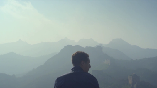 louis-Vuitton-perpetue-son-invitation-au-voyage-©-louisvuitton-salut-les-garçons-magazine-paris-Louis-Vuitton-City-Guide-paysage