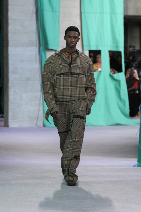 burberry-ss25-look-39