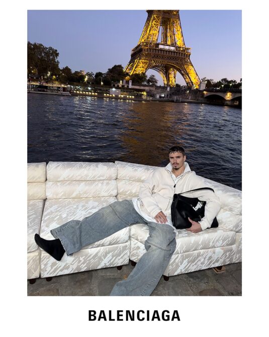 BALENCIAGA-THIS-IS-A-BALENCIAGA-CAMPAIGN-BY-JUERGEN-TELLER-IMAGE-3
