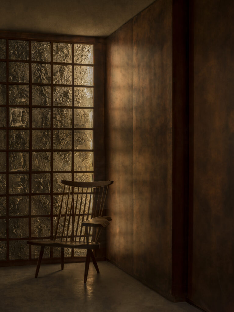 Saint-Laurent-Rive-Droite-rouvre-avec-une-nouvelle-vision-audacieuse-anthony-vaccarello-Paris-suhsi-park-babylone-omakase-Peter-Park-Salut-les-Garçons-magazine-credit-Kristen-Pelou