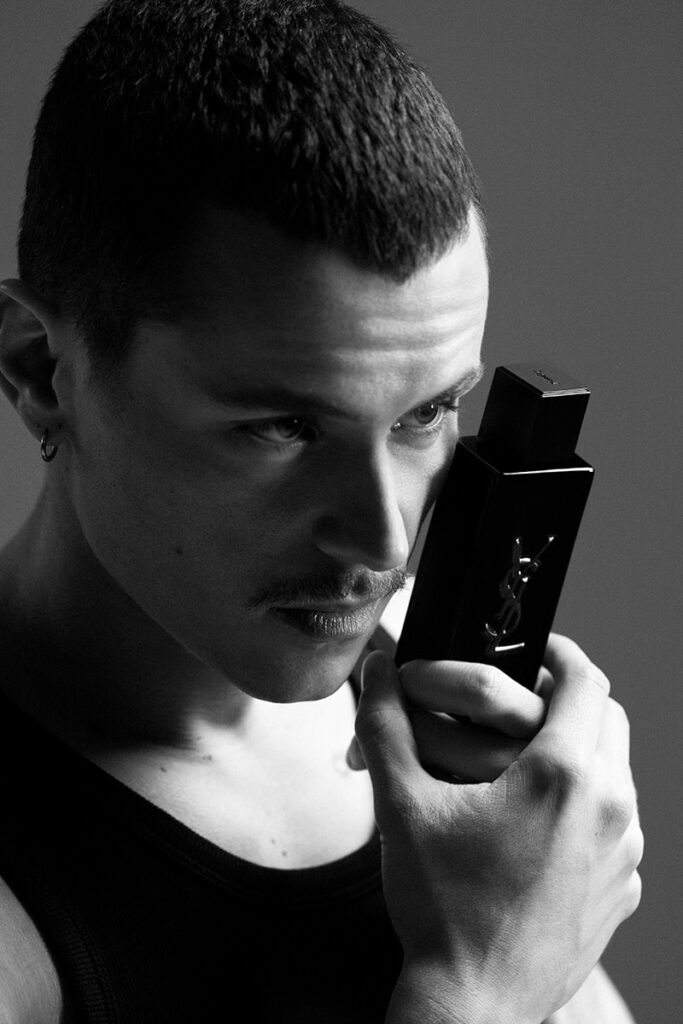 Aron-Piper-le-nouveau-visage-de-YSL-Beauty