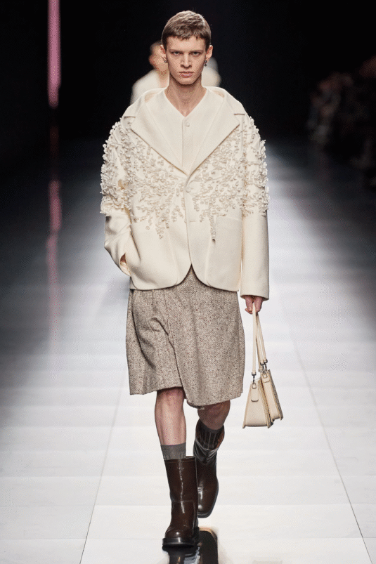 Francis-Kurkdjian-réinvente-le-muguet-de-Christian-Dior-dior-fall-2023-menswear-credit-gorunway