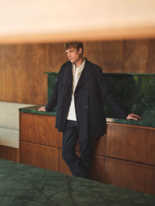 Yves-Salomon-une-allure-élégante-sans-excès-pour-l-été-2026-09