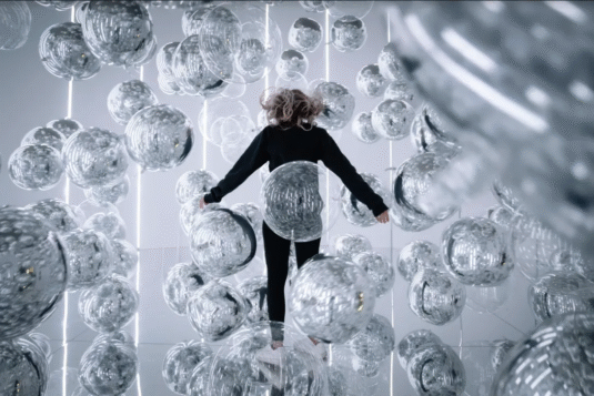 visuel_Euphoria_Invisible_Ballet_Hyperstudio_Balloon_Museum_GrandPalaisete_2024_1100x733.png