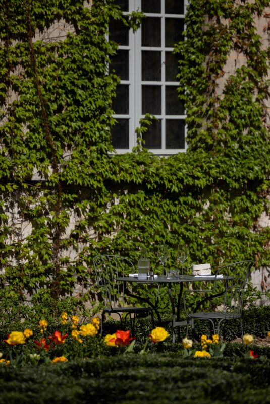 Joli-cadre-du-Musée-Carnavalet-pour-une-cuisine-d-auteur-Salut-les-Garçons-Paris-magazine-credit-Maki-Manoukian