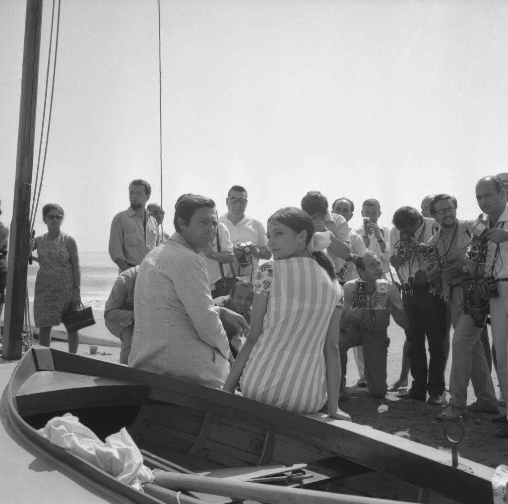 L'Italien Marcello Mastroianni et la Franco-Danoise Anna Karina lors de la présentation de L’Étranger, de Luchino Visconti, à la Mostra de Venise de 1967.© Archivio Cameraphoto Epoche : Getty Images