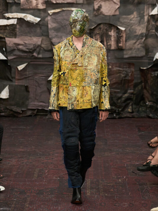 Maison-Margiela-sculpte-le-passé-avec-Artisanal-2025-Glenn-Martens-Salut-les-Garçons-magazine-Paris-Fashion-Week-credit-Maison-Margiela-4