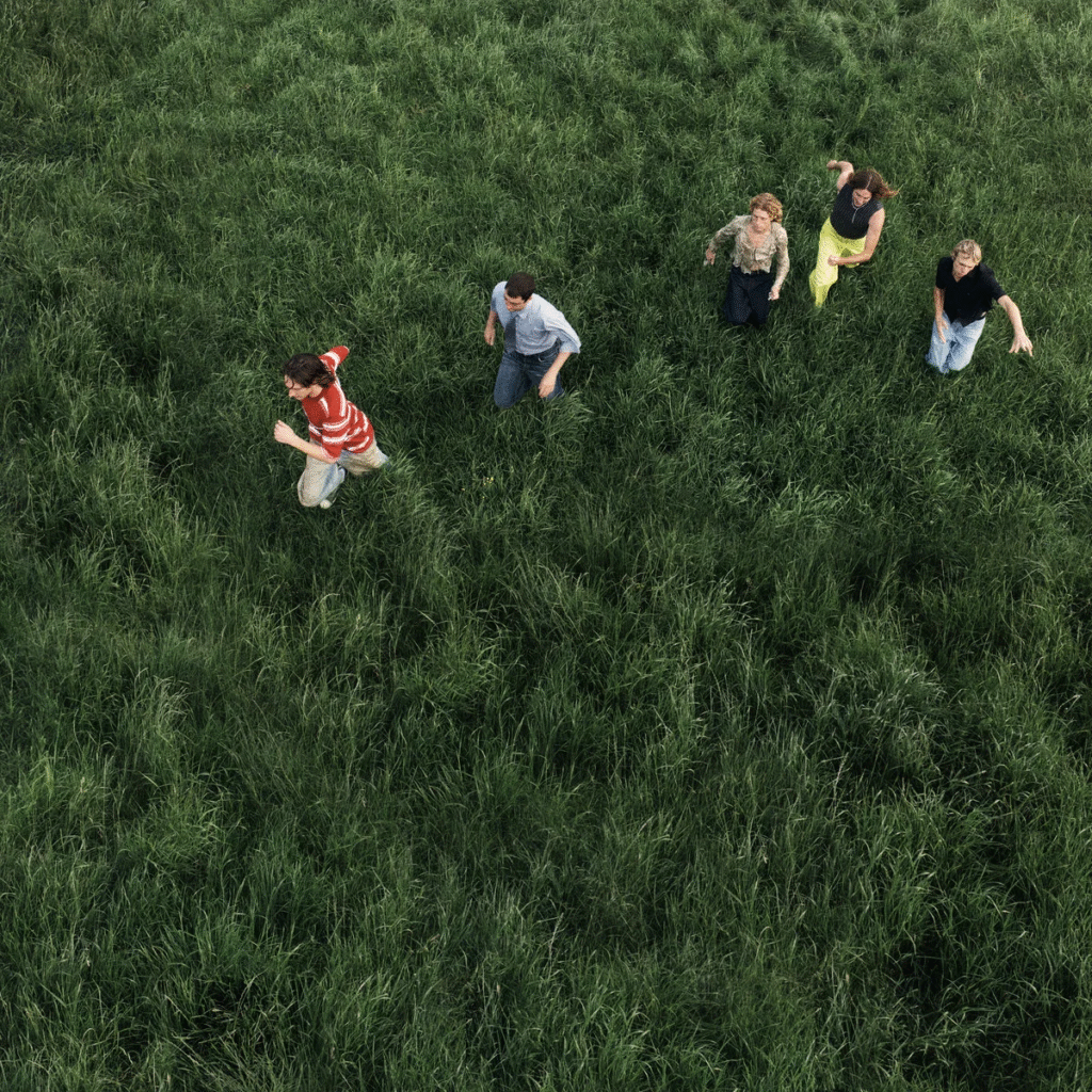 Parcels-revient-avec-Loved-un-album-lumineux-et-libre-couverture-album