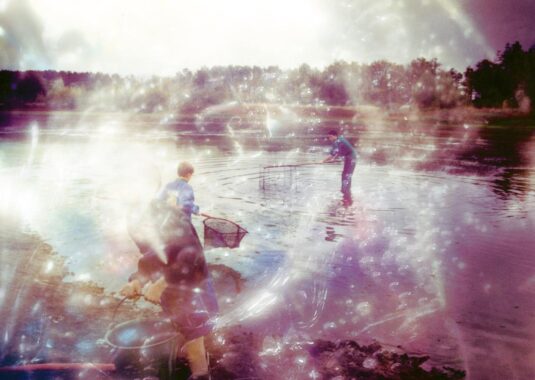 Sasha-Mongin-au-Festival-de-Fotografia-de-Paranapiacaba-salut-les-garçons-magazine