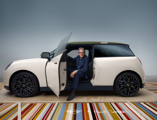 MINI-et-Paul-Smith-le-style-britannique-réinventé-sir-paul-smith