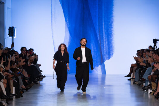 Silhouette Ujoh, lignes nettes, matières légères et layering, élégance japonaise, inspiration marine, énergie sportive, collaboration Reebok -13