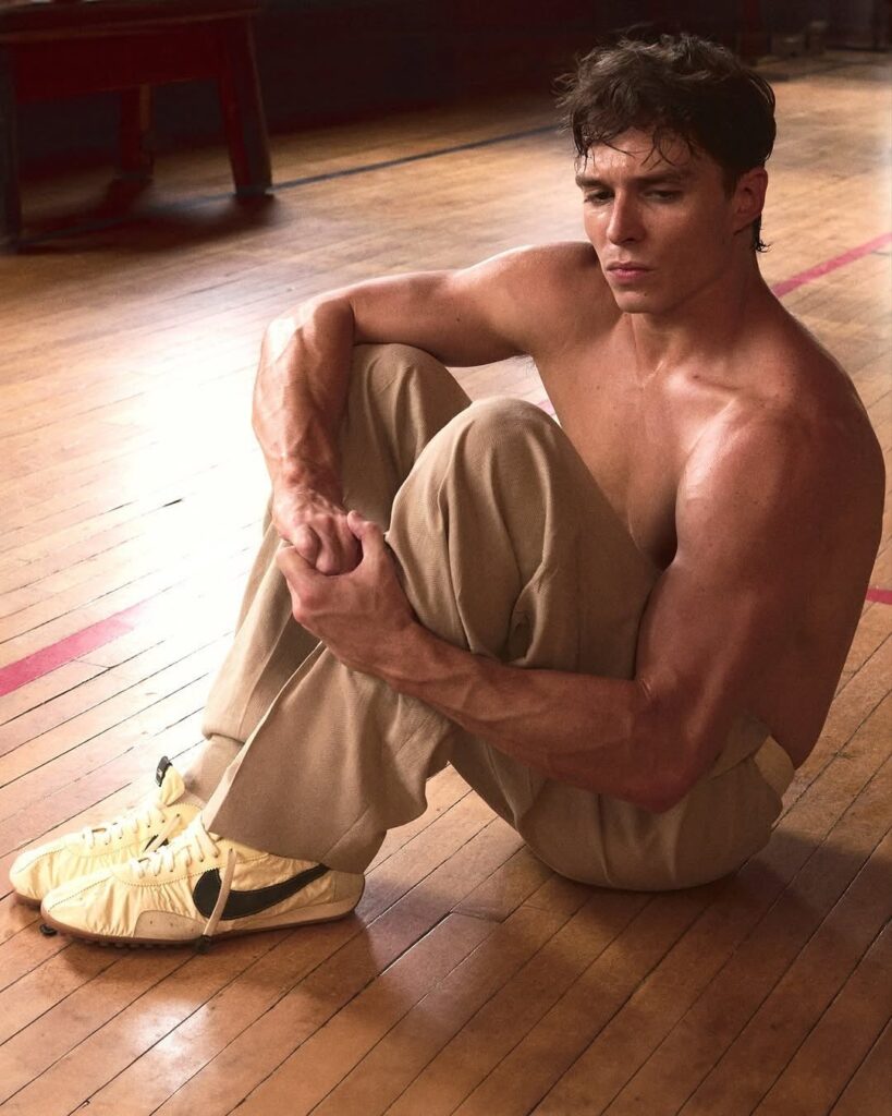 Nicholas-Chavez-danse-pour-la-Moon-Shoe-de-Jacquemus-x-Nike-09