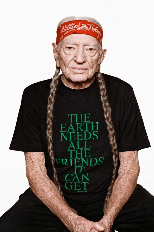 Haider-Ackermann-réinvente-Snow-Goose-FW25-pour-Canada-Goose-©-Tim-Elkaïm-Willie-Nelson-t-shirt
