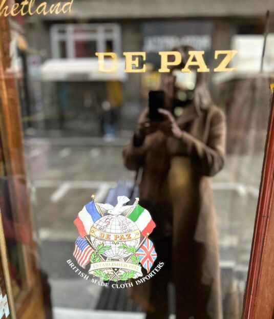 De-Paz-l-élégance-britannique-Made-in-Italy-à-Bologne