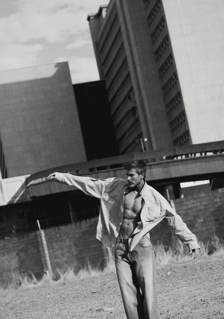 AGAINST-THE-WIRE-Pascal-Bier-par-Charl-Marais-cover-story-cape-town-02