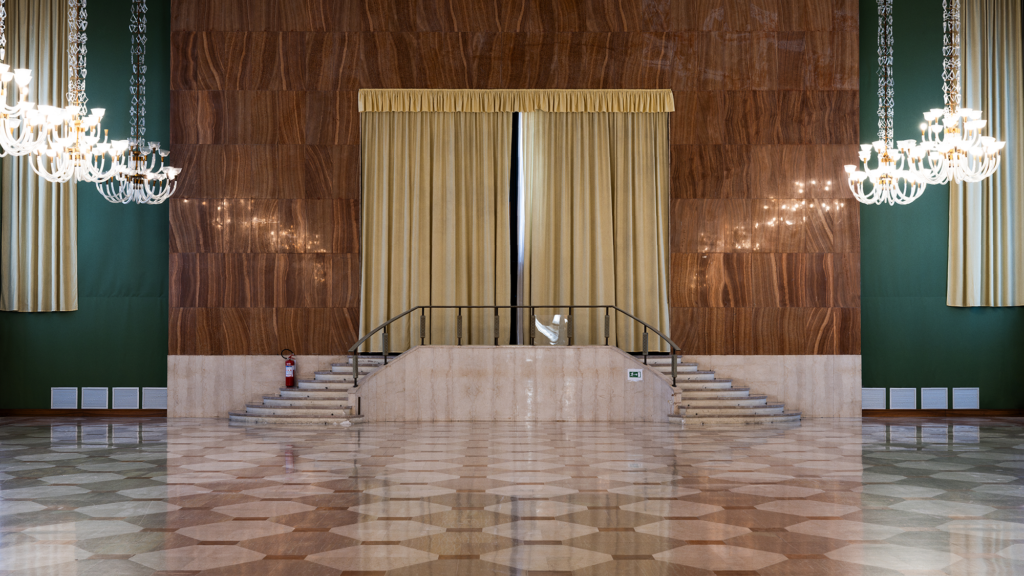 Bottega-Veneta-for-the-Arts-Venise-comme-matière-vivante-©-peter-fraser-03