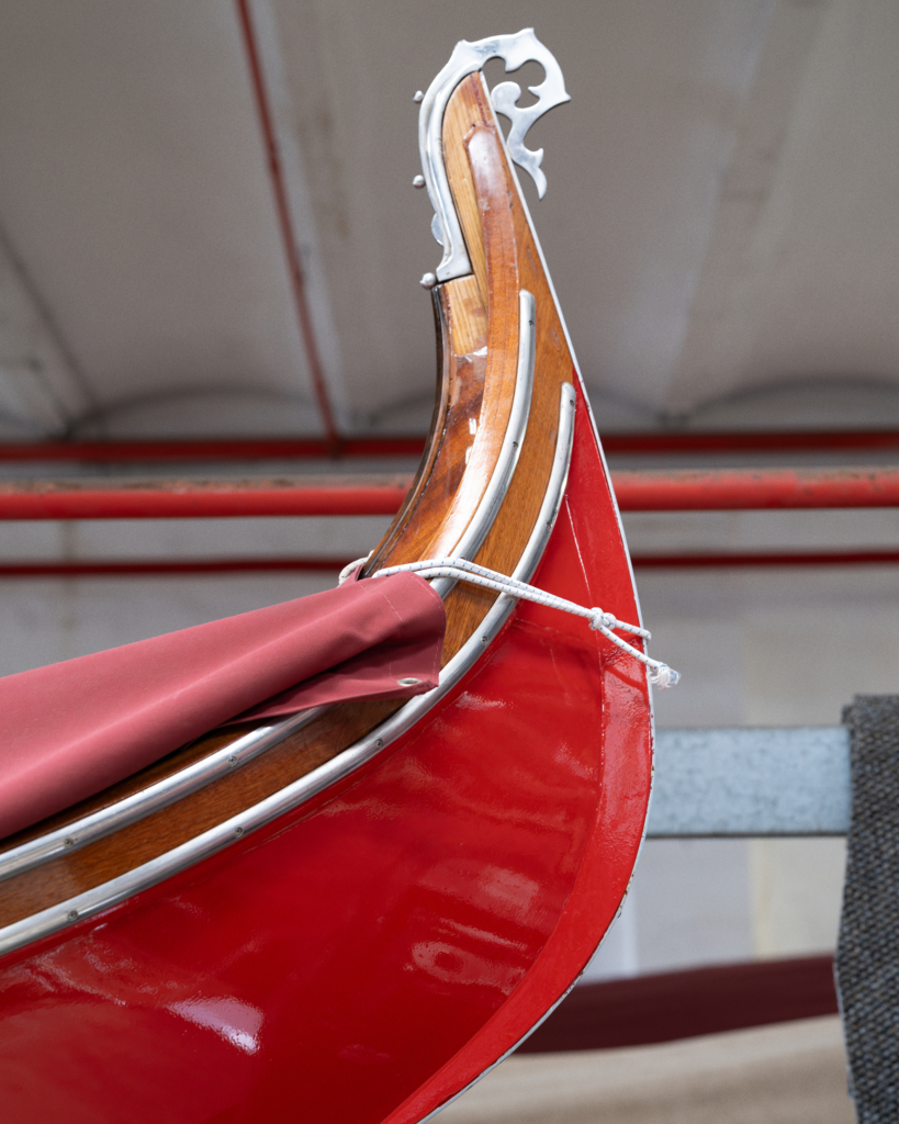 Peter Fraser pour Bottega Veneta for the Arts, détails architecturaux et textures de Venise capturés en lumière naturelle