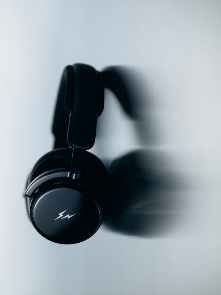 Bang-&-Olufsen-x-Fragment-la-mémoire-du-futur-05
