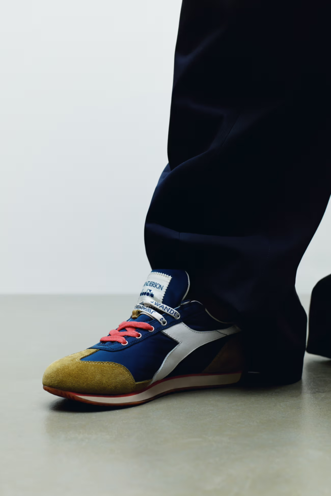 JWAnderson-x-Diadora-l-archive-devient-objet-de-désir-Equipe-Trainer-detail
