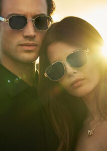 Collection de lunettes FRED x THÉLIOS inspirée du bracelet Force 10, mêlant détails joailliers, chaînes métalliques et savoir-faire lunetier italien.