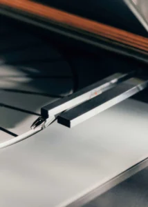 Beosystem-3000c-la-beauté-de-ce-qui-traverse-le-temps-bang-olufsen