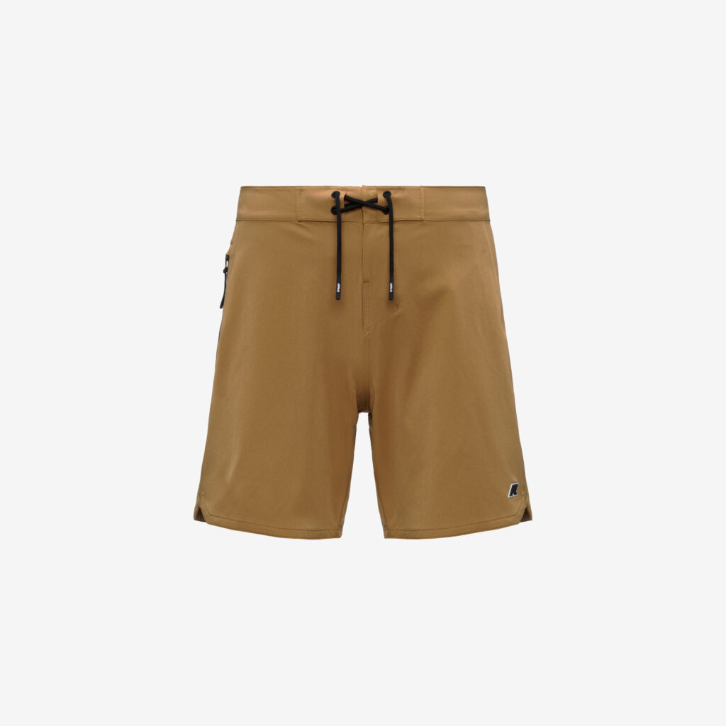 Short pour surf K-Way x Leonardo Fioravanti pensée pour l’après-surf, avec extérieur technique imperméable 